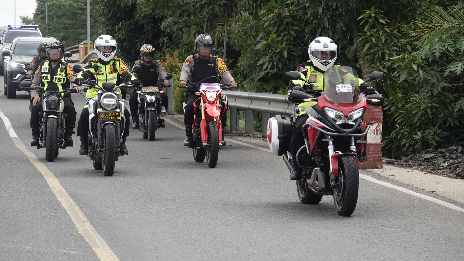 Naik Motor, Kapolres Lampung Tengah Cek Jalur dan Pos Pengamanan Nataru 2024